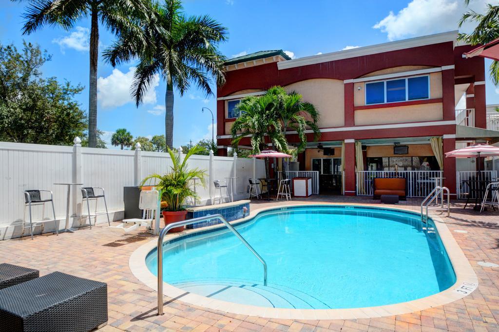 Plantation Inn Hotel&Lounge Exterior foto